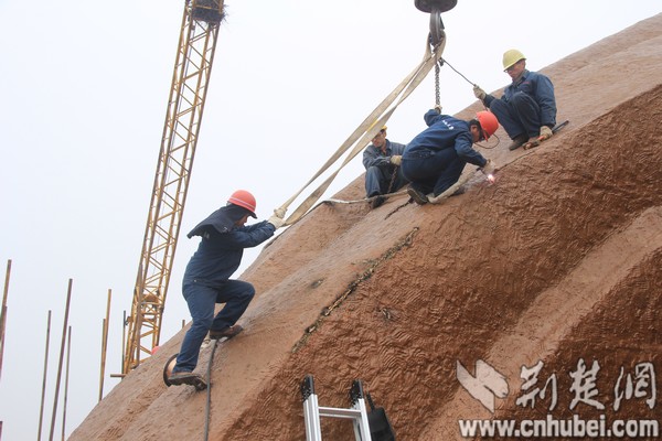 現(xiàn)全球最大關(guān)公青銅雕像，目測(cè)宇達(dá)施工（圖）